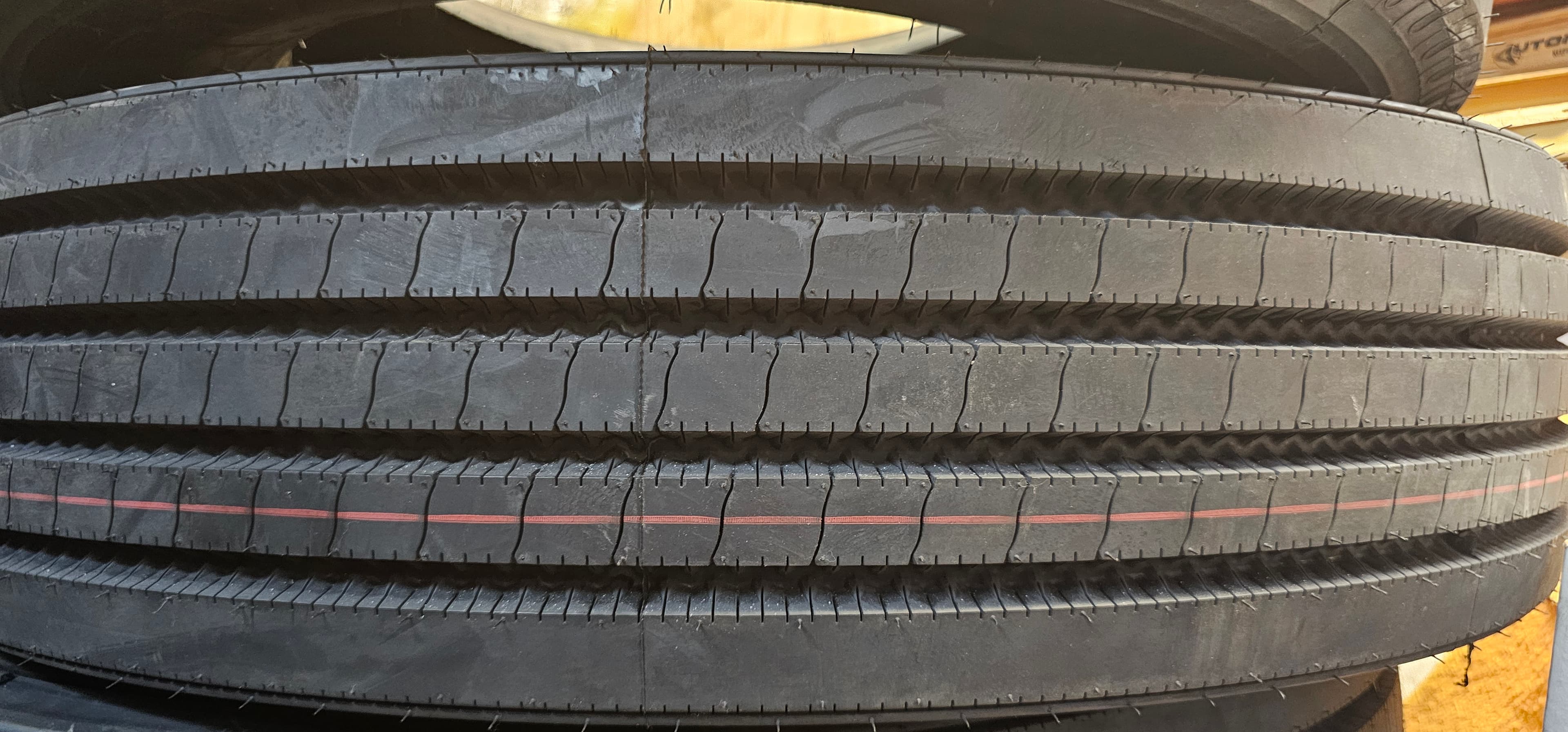 Steer Tire 295/75R22.5